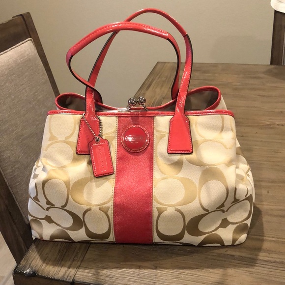 Coach Handbags - Authentic Coach Kisslock bag